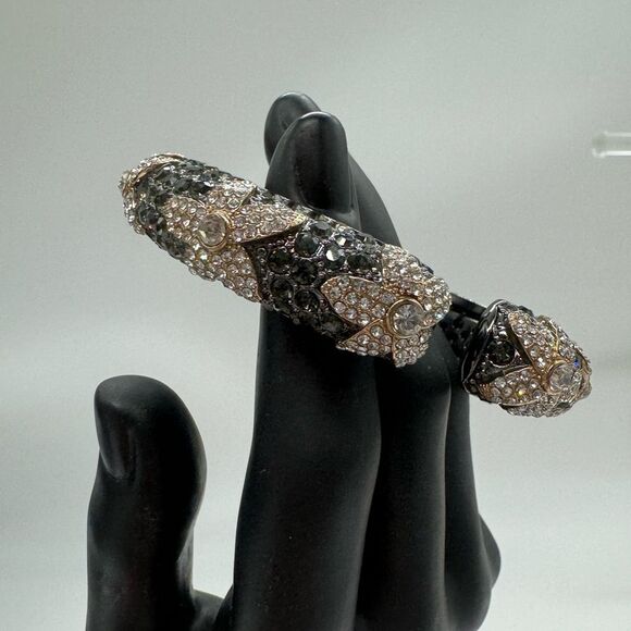 High End Department Store Designer Kissable Hinged Cuff Bracelet with Pave Cz - Picture 2 of 16